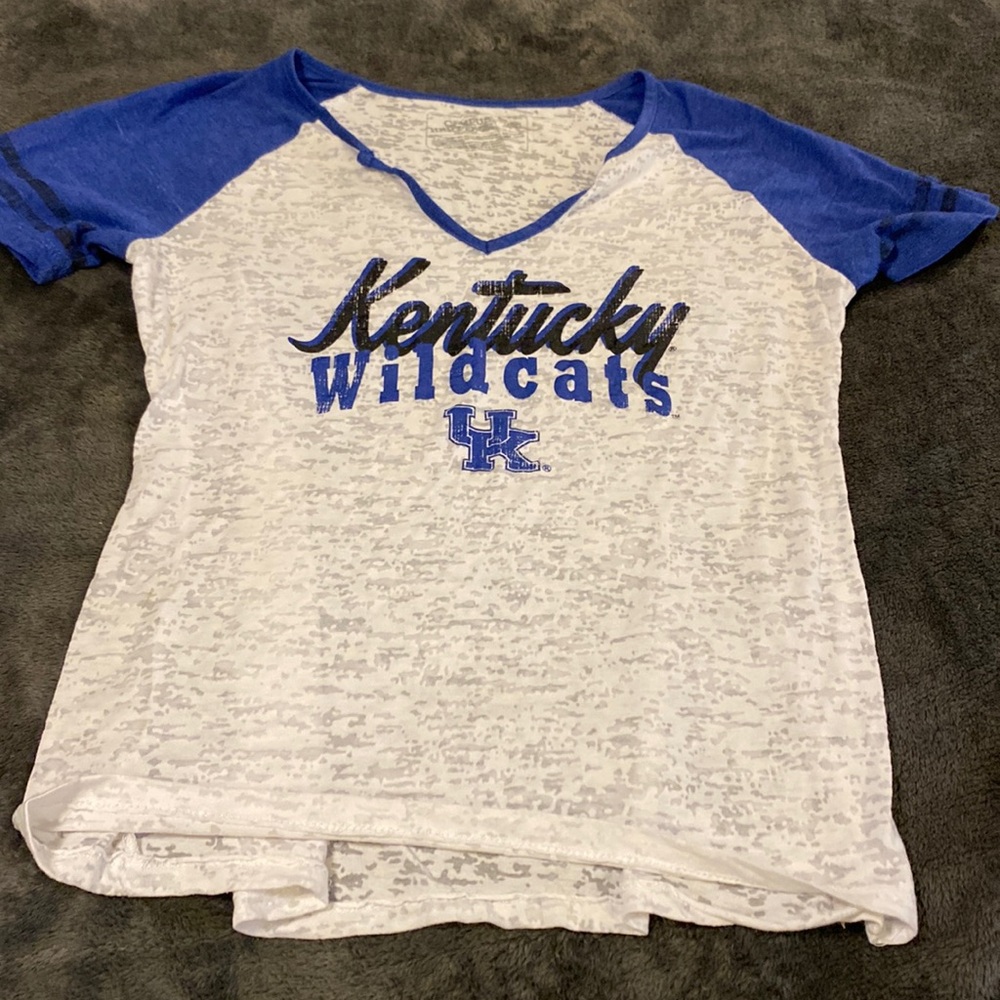 Campus Heritage Kentucky Wildcats V-Neck Tee